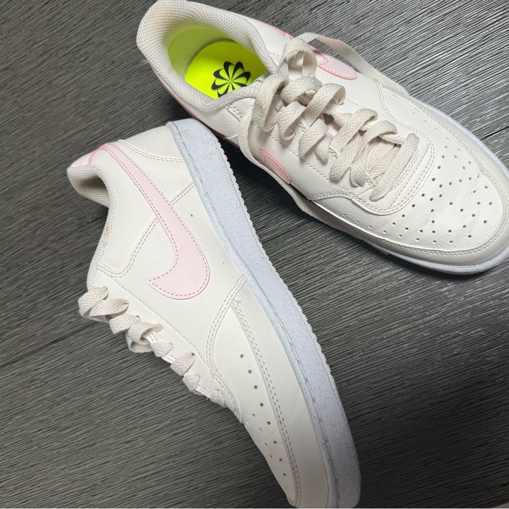 Nike Women's Cream and Pink Athletic Shoes